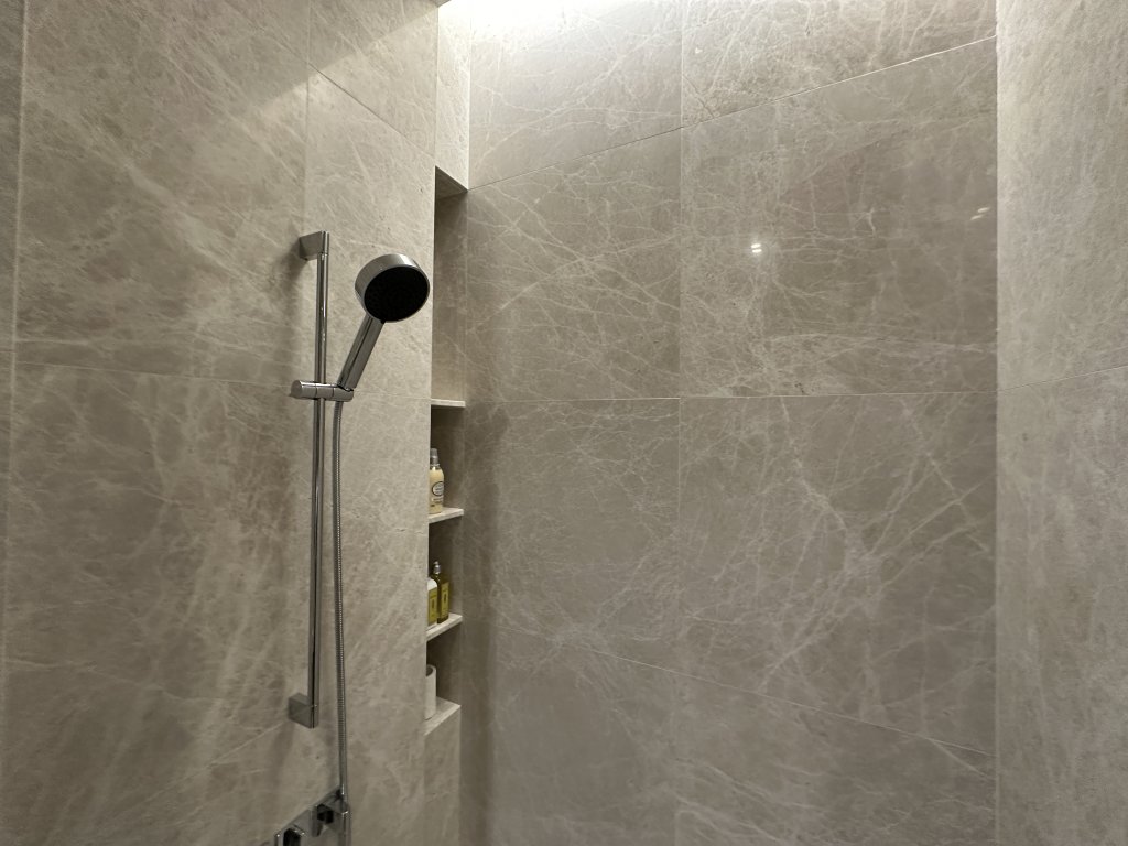 19 Nassim show suite shower