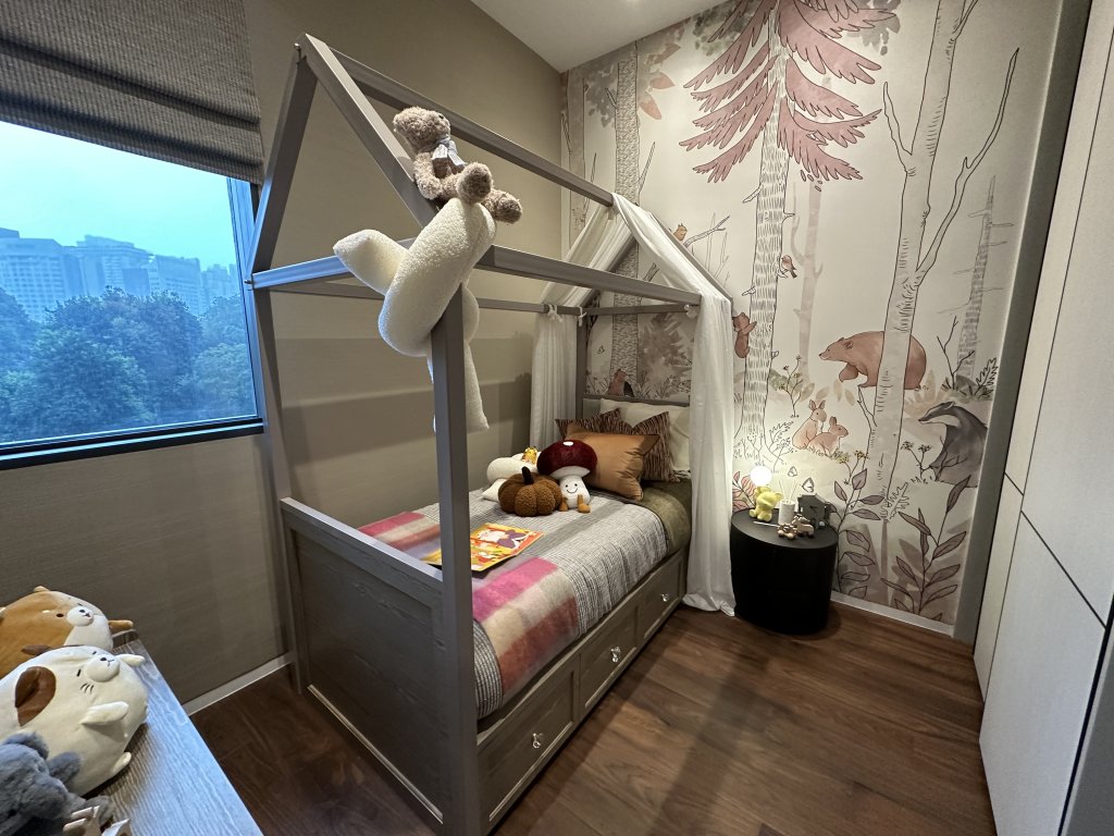 19 Nassim show suite children's bedroom